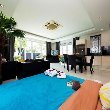 Colibri Pool Villa Pattaya Jomtien Habitación foto